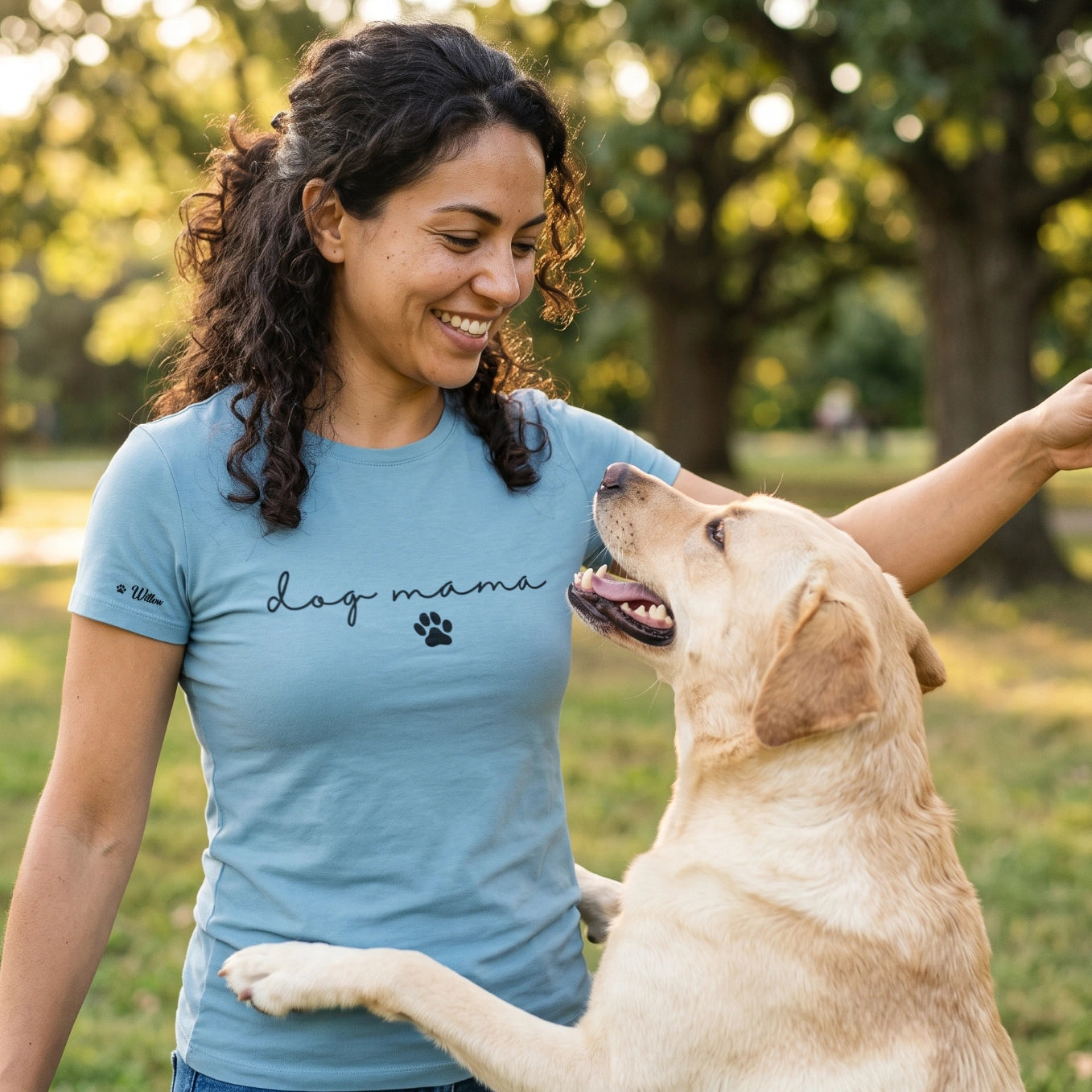 Personalized T-Shirt with Sleeve Print "Dog Mama"